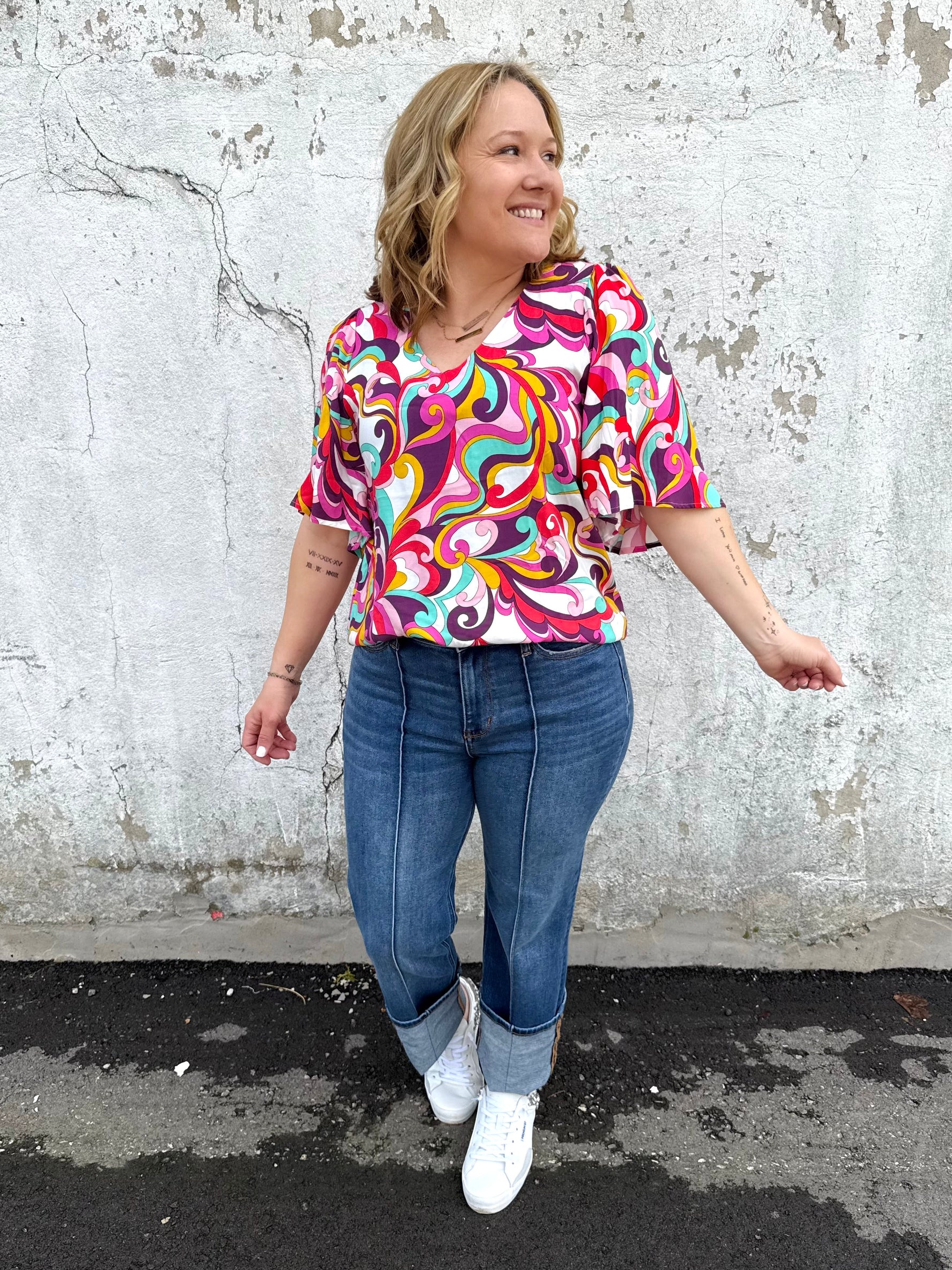 Give It A Swirl Top {S-2X} - KaraMarie