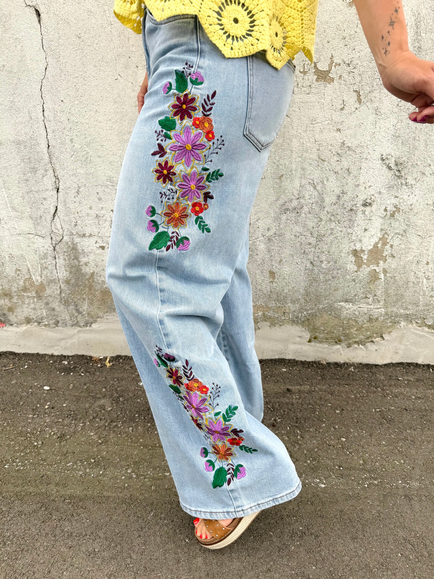 Blakeley Evie Floral Embroidered Jeans {1-3X}