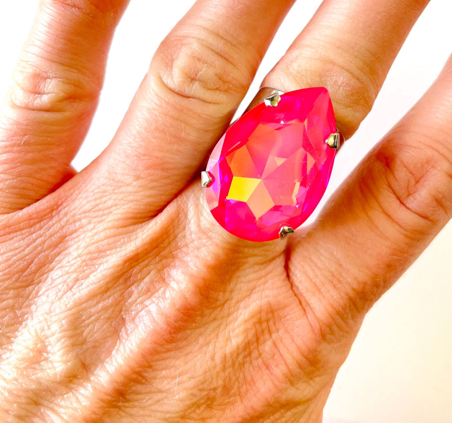 Statement Pear Ring in Ultra Coral AB