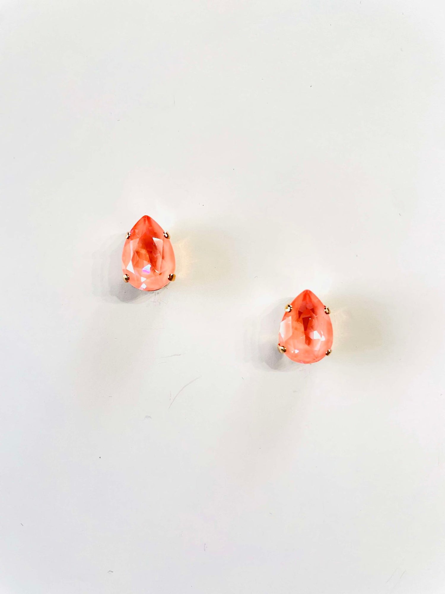 14mm Pear Post in Flamingo {Gold Metal}