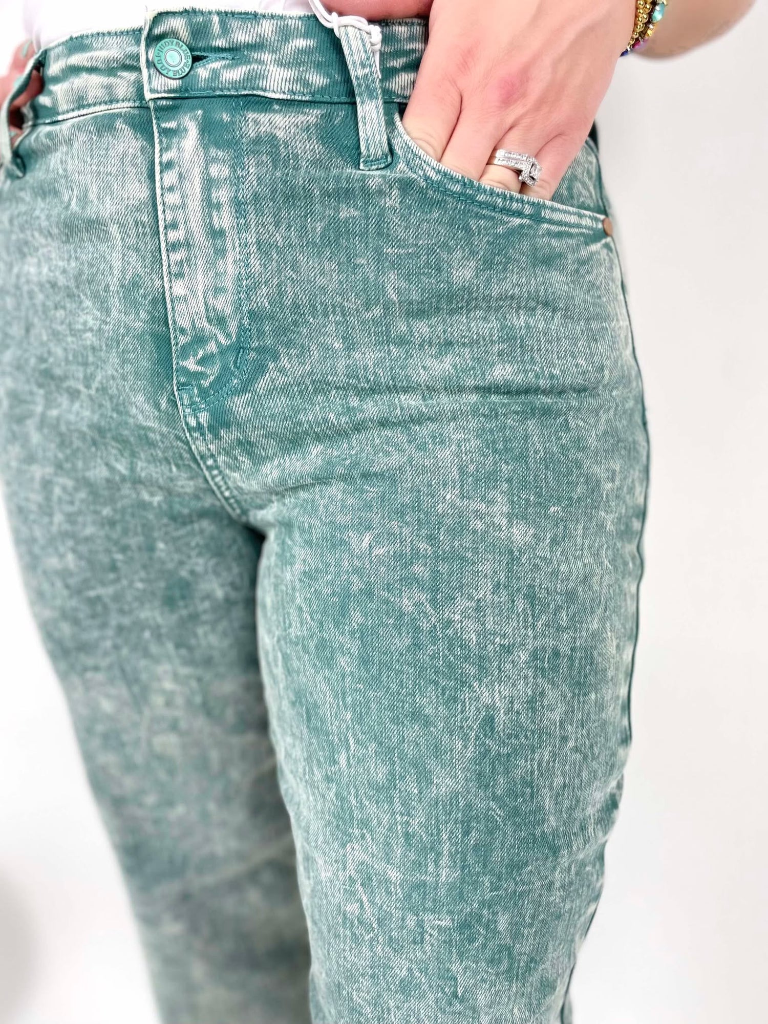 Judy Blue Seaside Dreams Dad Jeans { Size 0-24W }