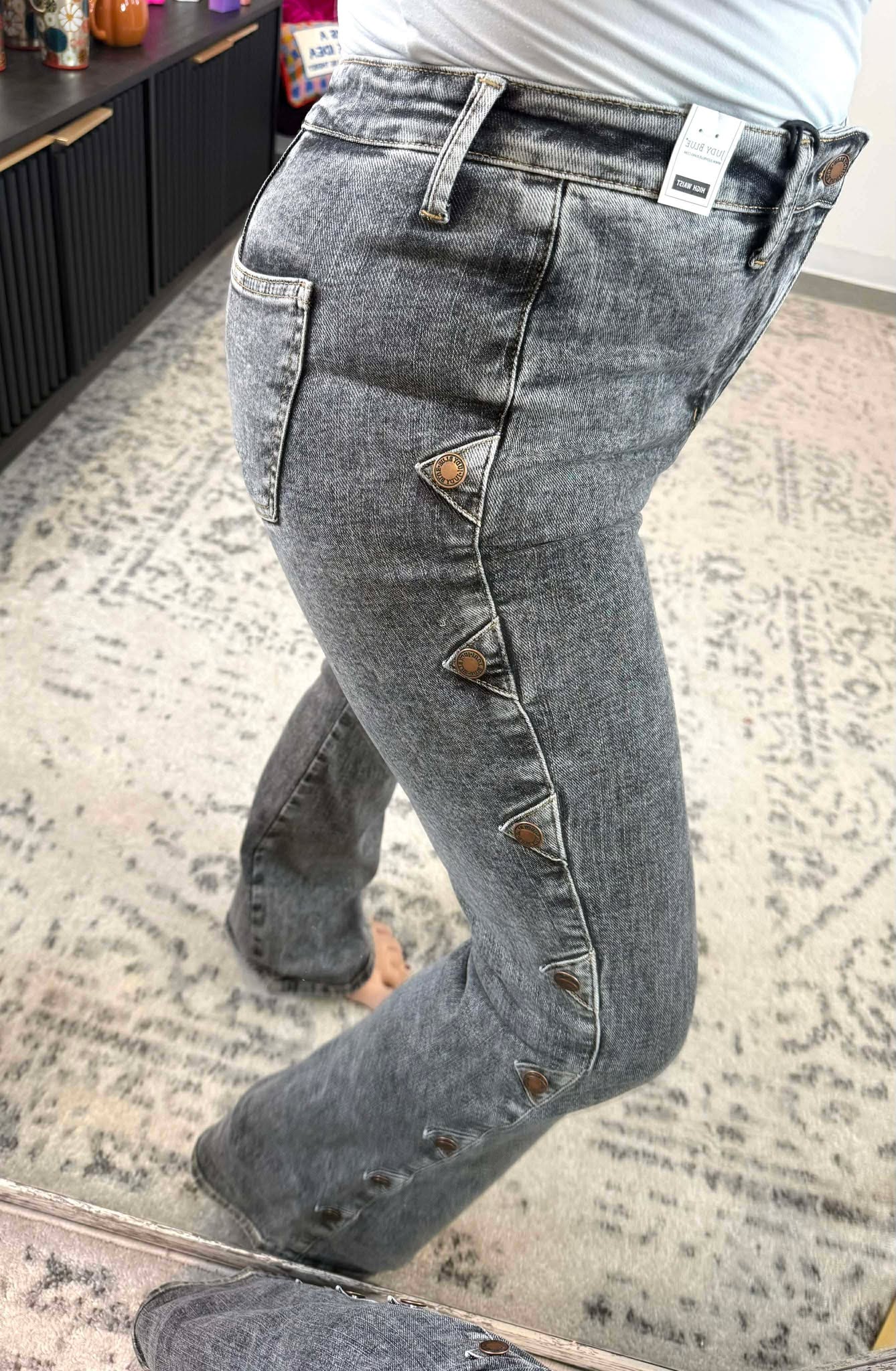 Judy Blue Smoky Range Jeans {1-20W}