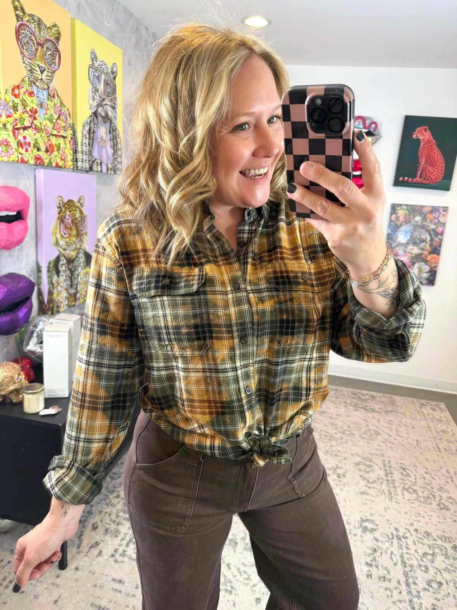 Distressed Flannel in Hayride Honey {S-3X}