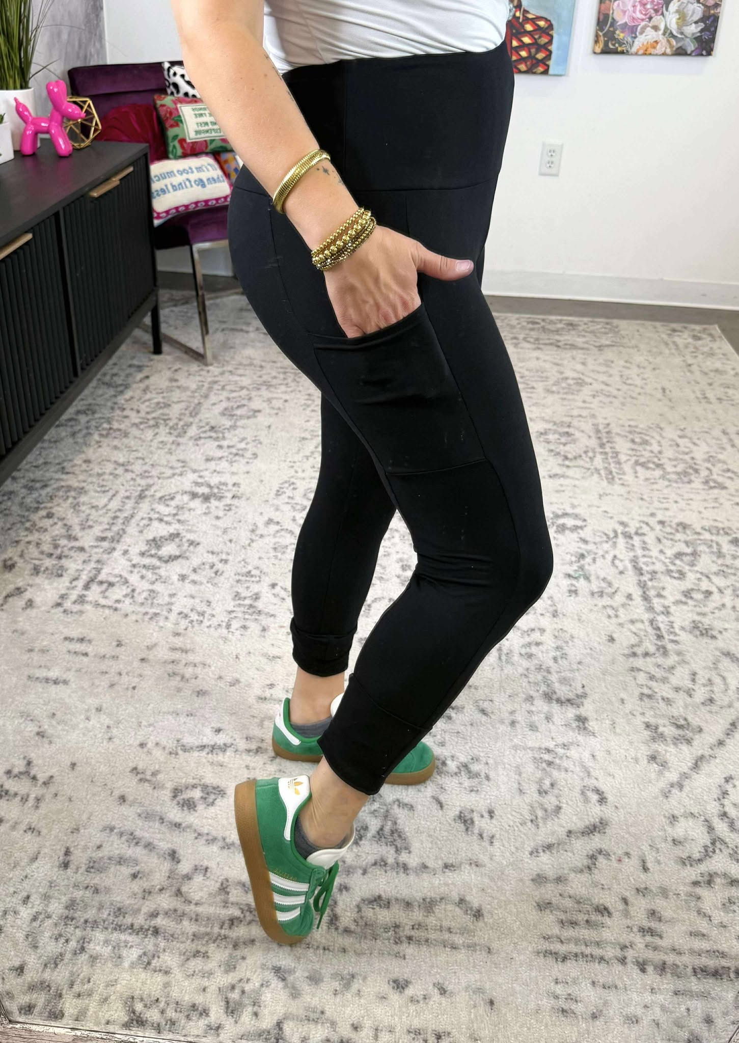 Classic Comfort POCKET Leggings in Black {S-3X}