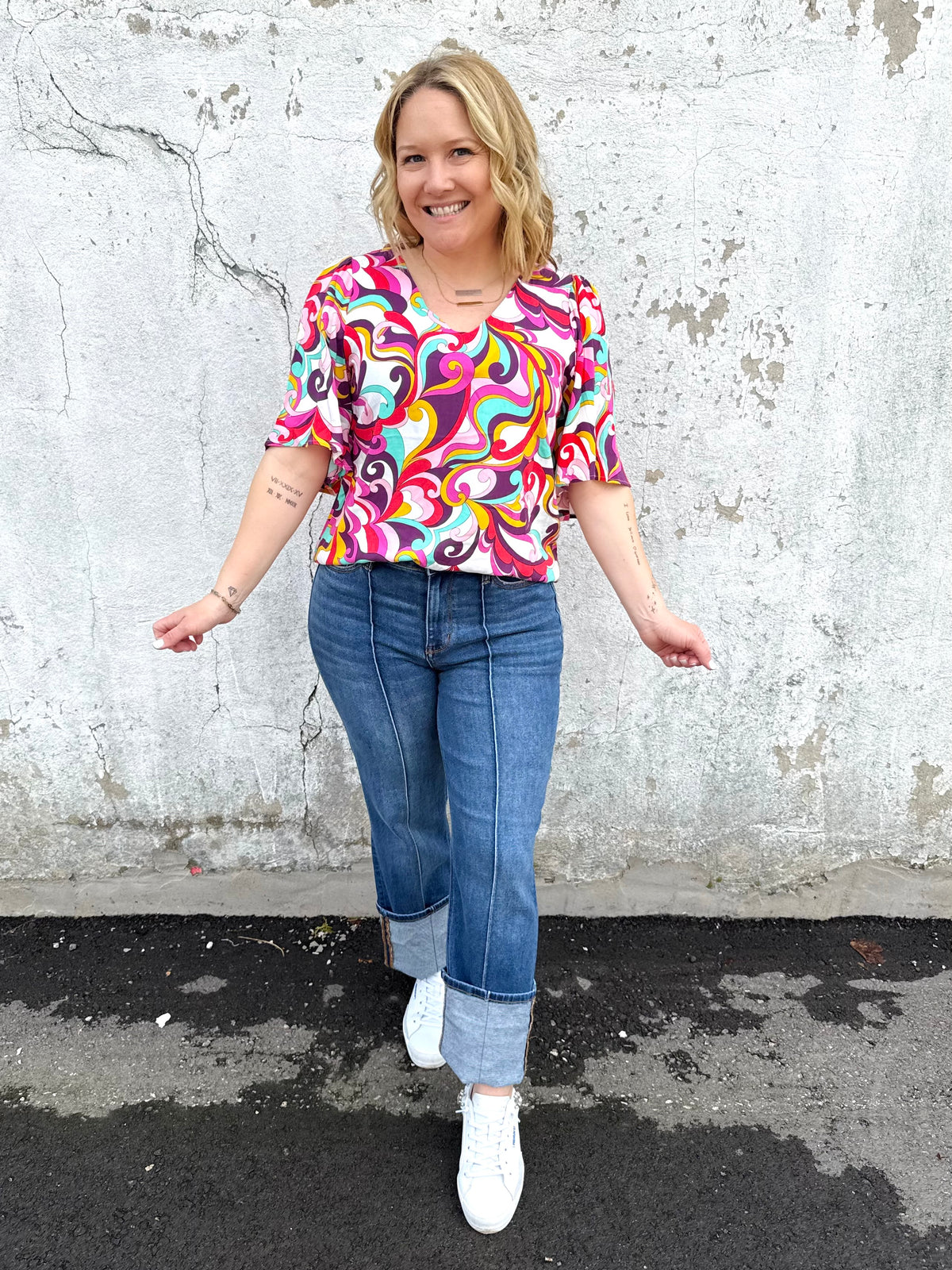 Give It A Swirl Top {S-2X} - KaraMarie