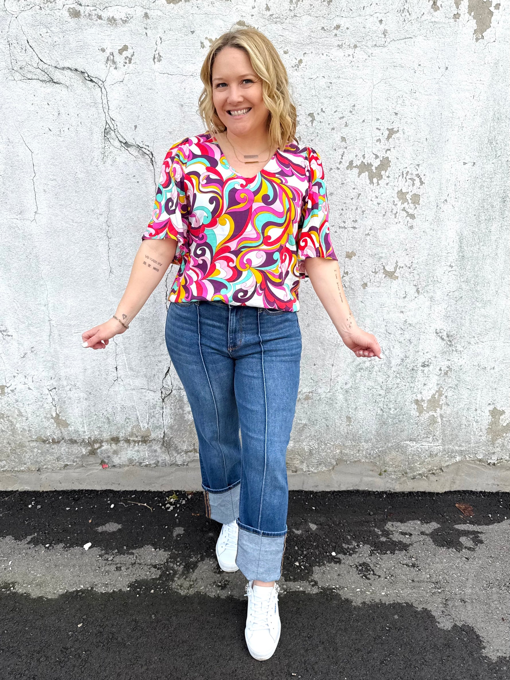 Give It A Swirl Top {S-2X} - KaraMarie