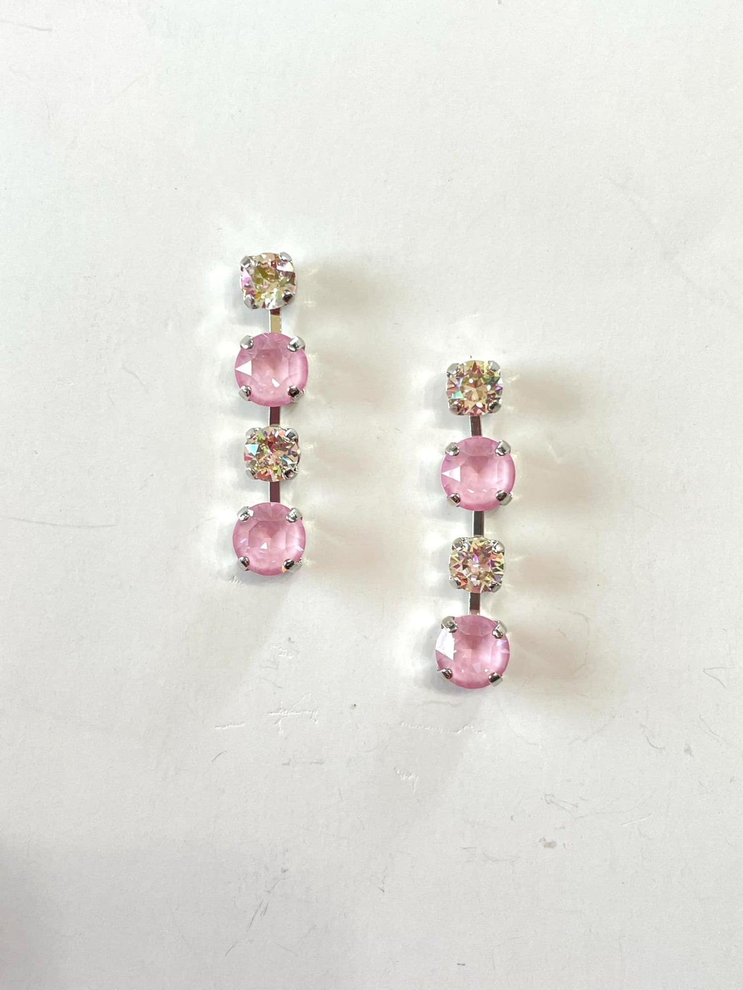 Variated Polka Dot Earrings in Soft Pink Ignite