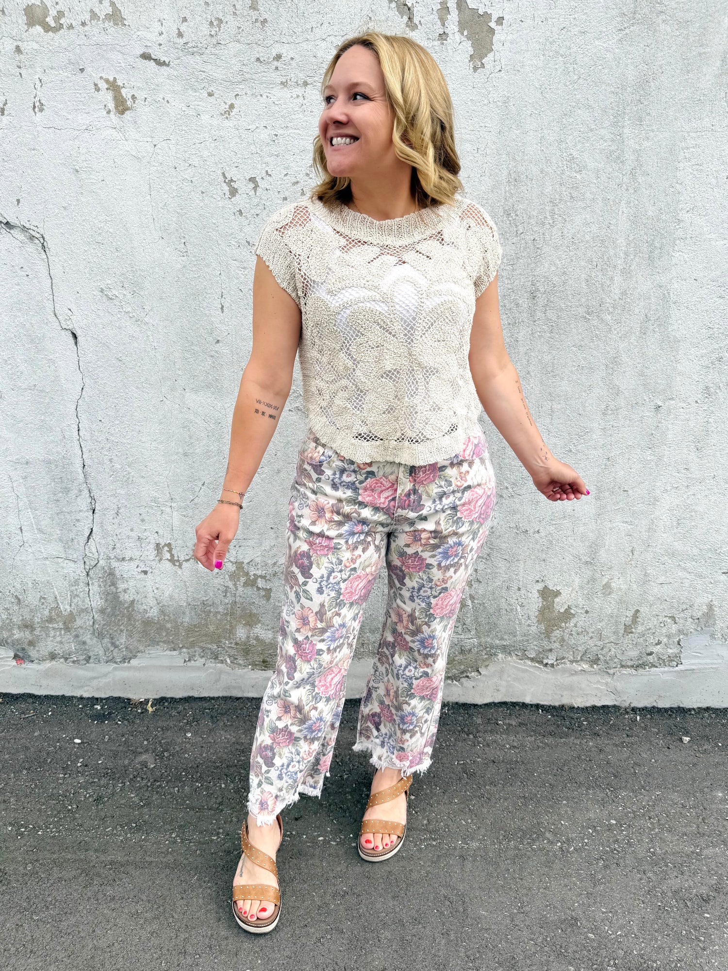 Vintage Floral Denim Cropped Pants {1/2-19/20}