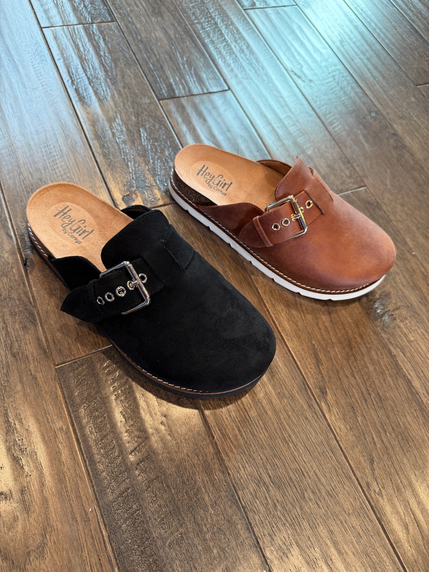 Corkys - DAYDREAM - Black