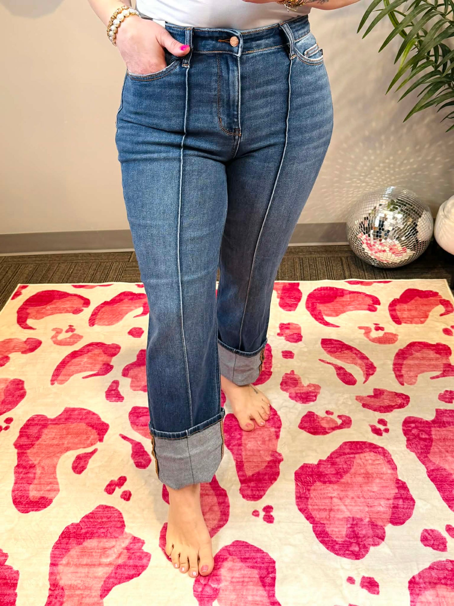 Judy Blue Signature Line Cuffed Straight Jeans {1-22W}