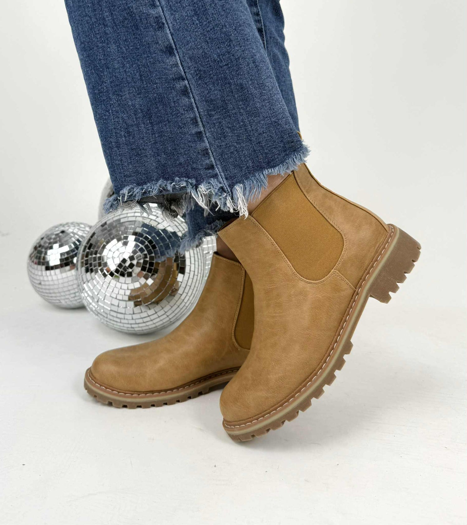 Corkys - CIDER SIPPIN - Caramel {Sizes 6-11}