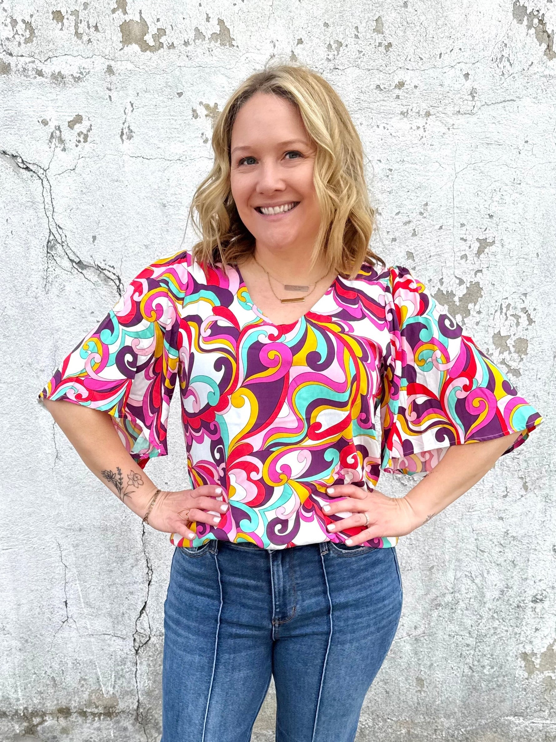 Give It A Swirl Top {S-2X} - KaraMarie