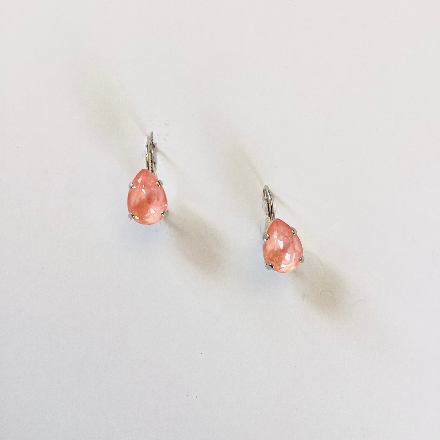 14mm Pear Drop in Flamingo Ignite