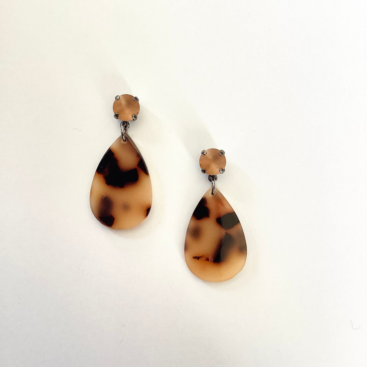 Dreamy Taupe Earrings