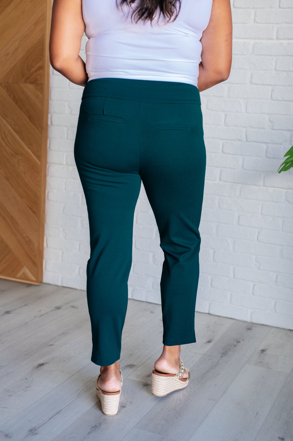 Magic Ankle Crop Skinny Pants in Hunter Green - KaraMarie