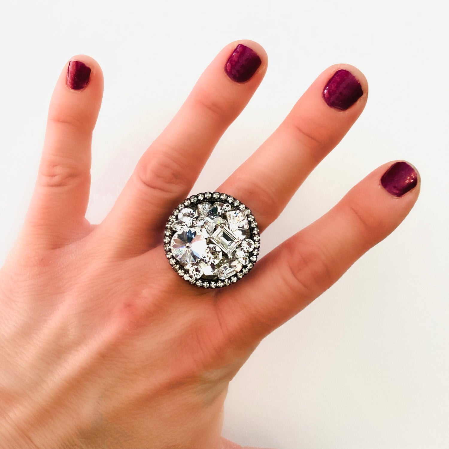 Treasure Chest Round Ring in Crystal/Black