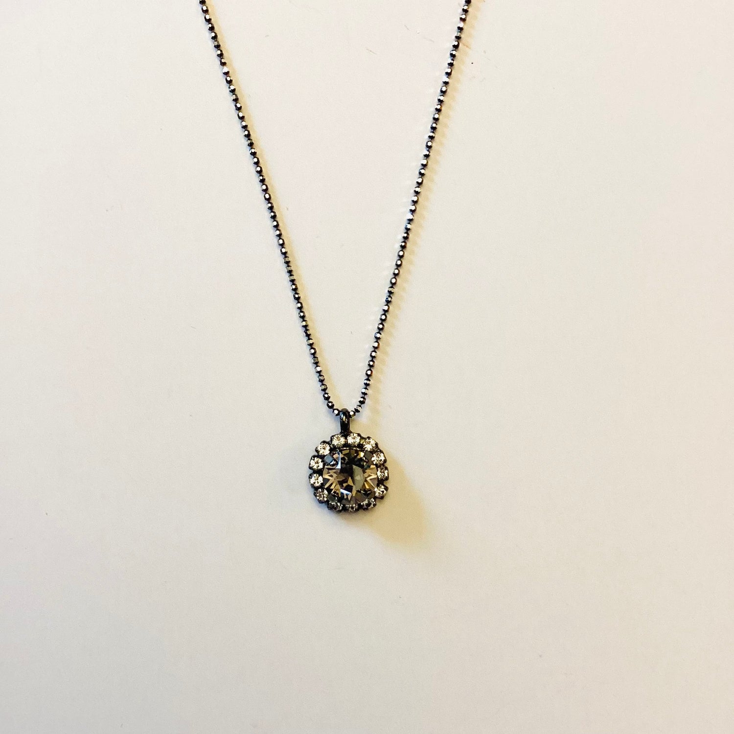 Daisy Necklace in Luster