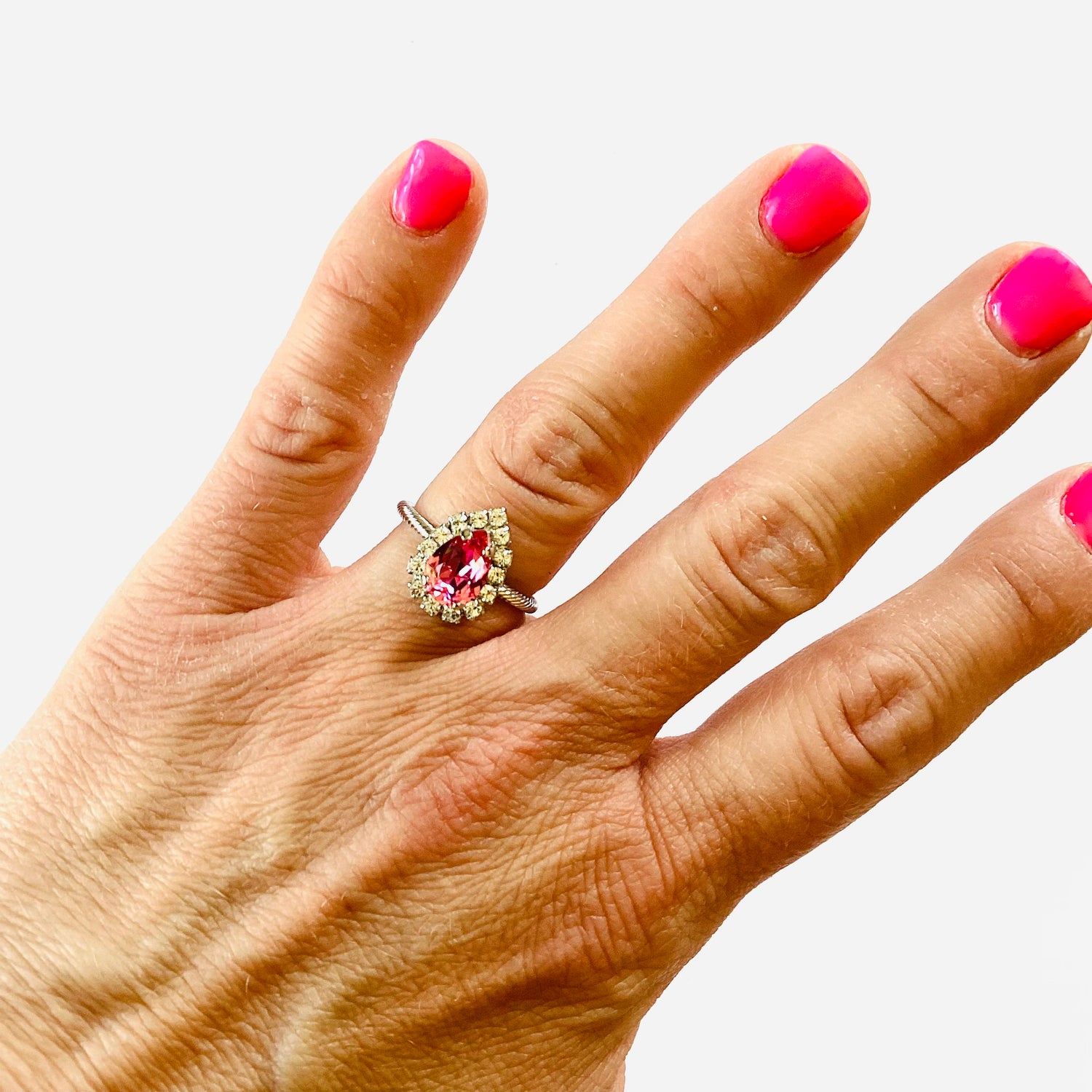 Daisy Pear Ring in Rose