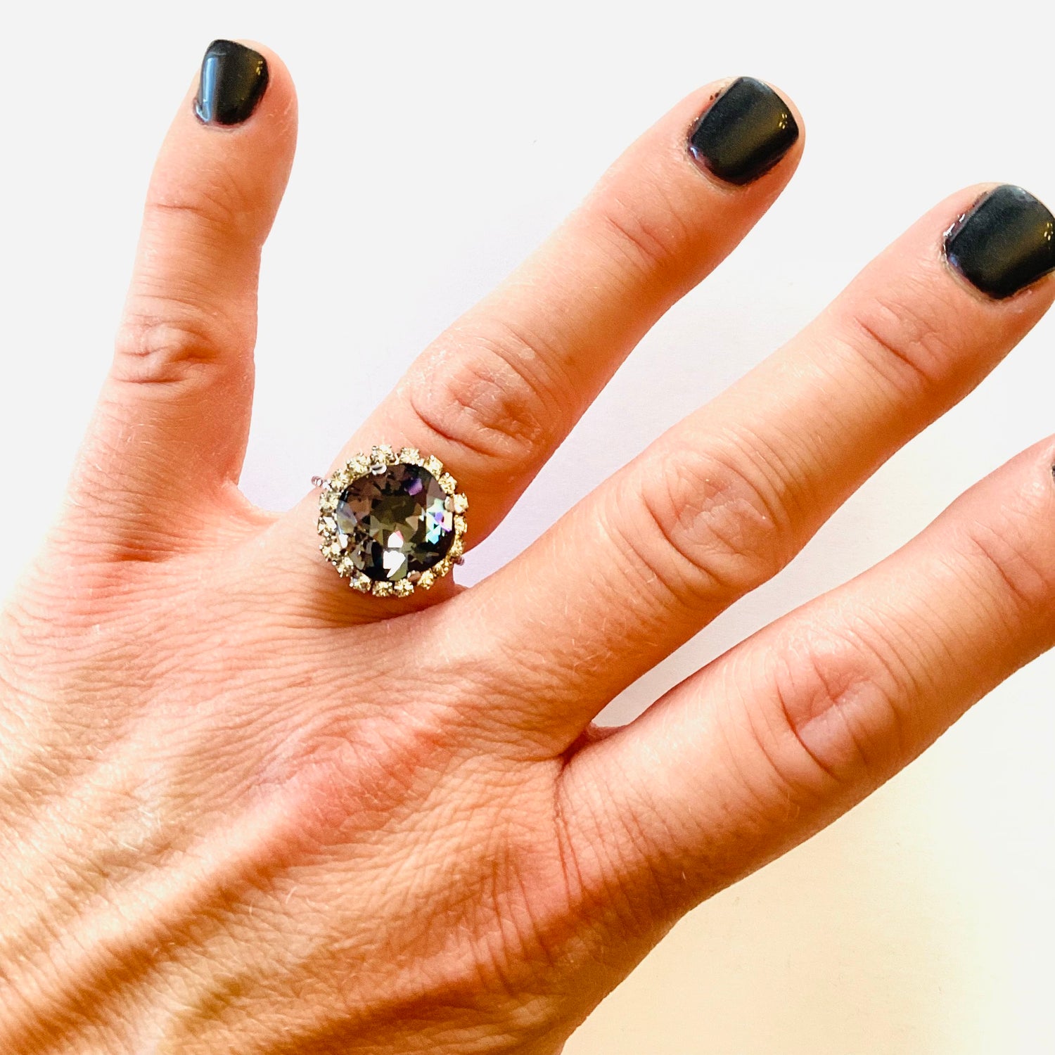 Square Cushion Daisy Ring in Desire