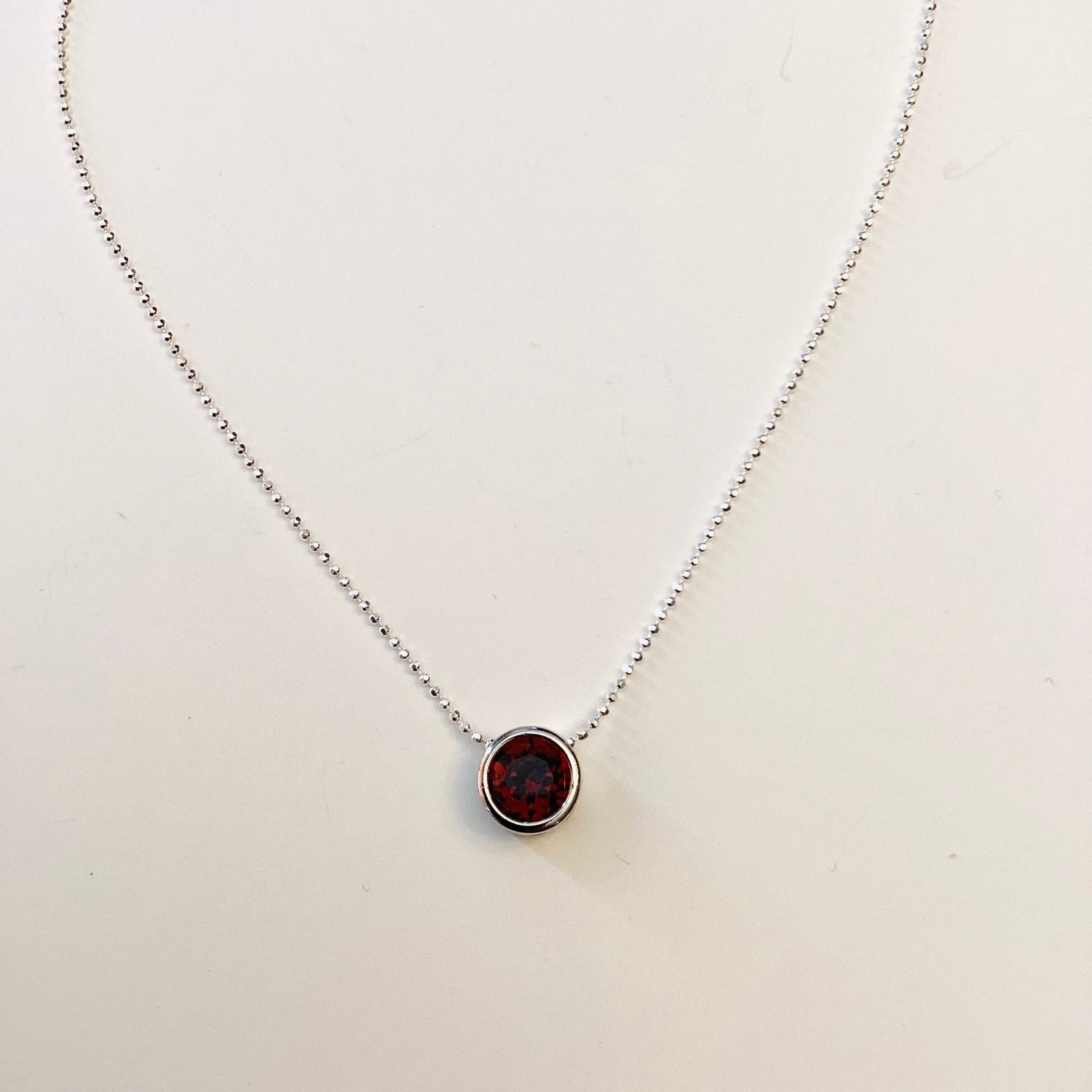 Simple Pendant Slide Necklace in Smoked Amber