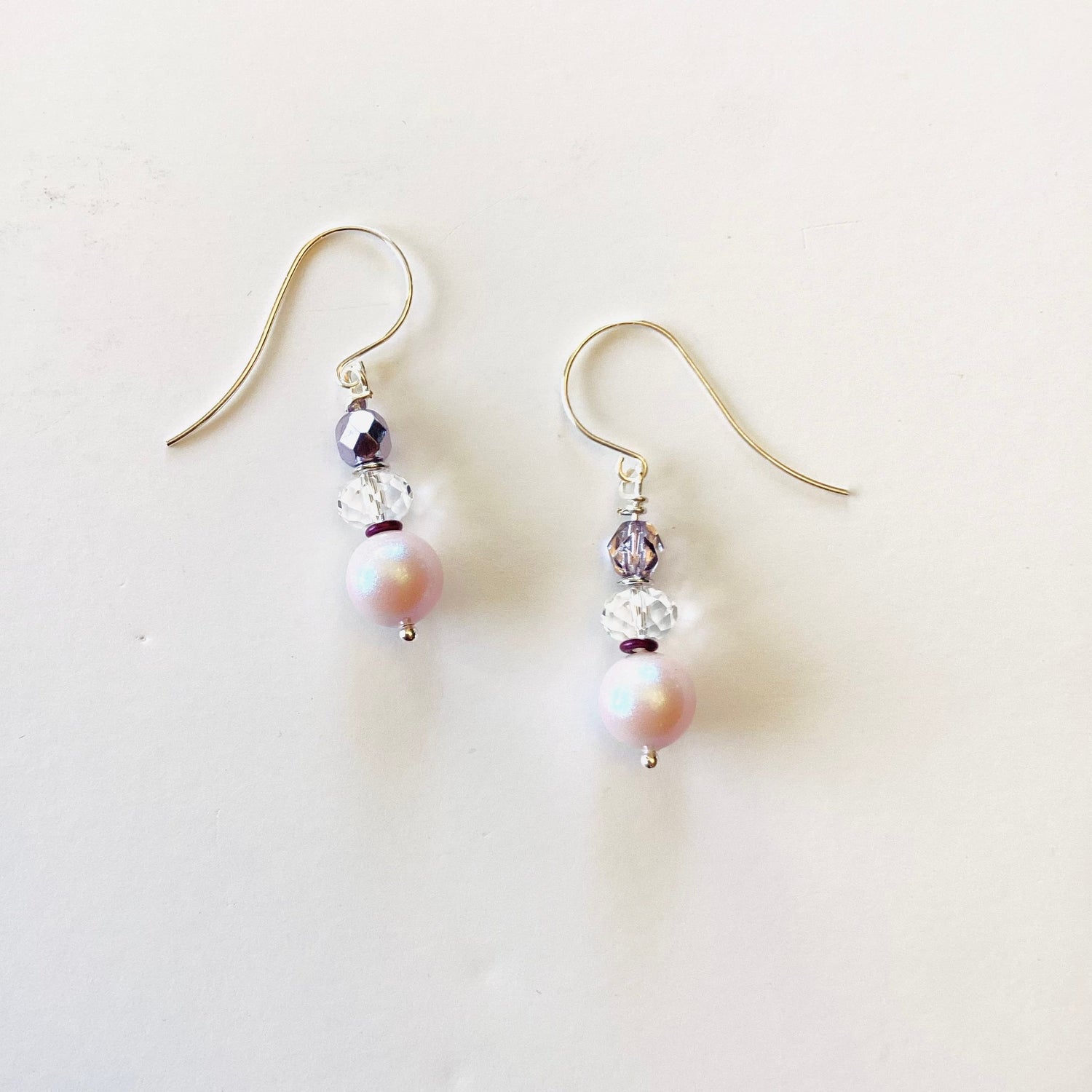 Simple Beaded Earring in Iridescent White Pearls