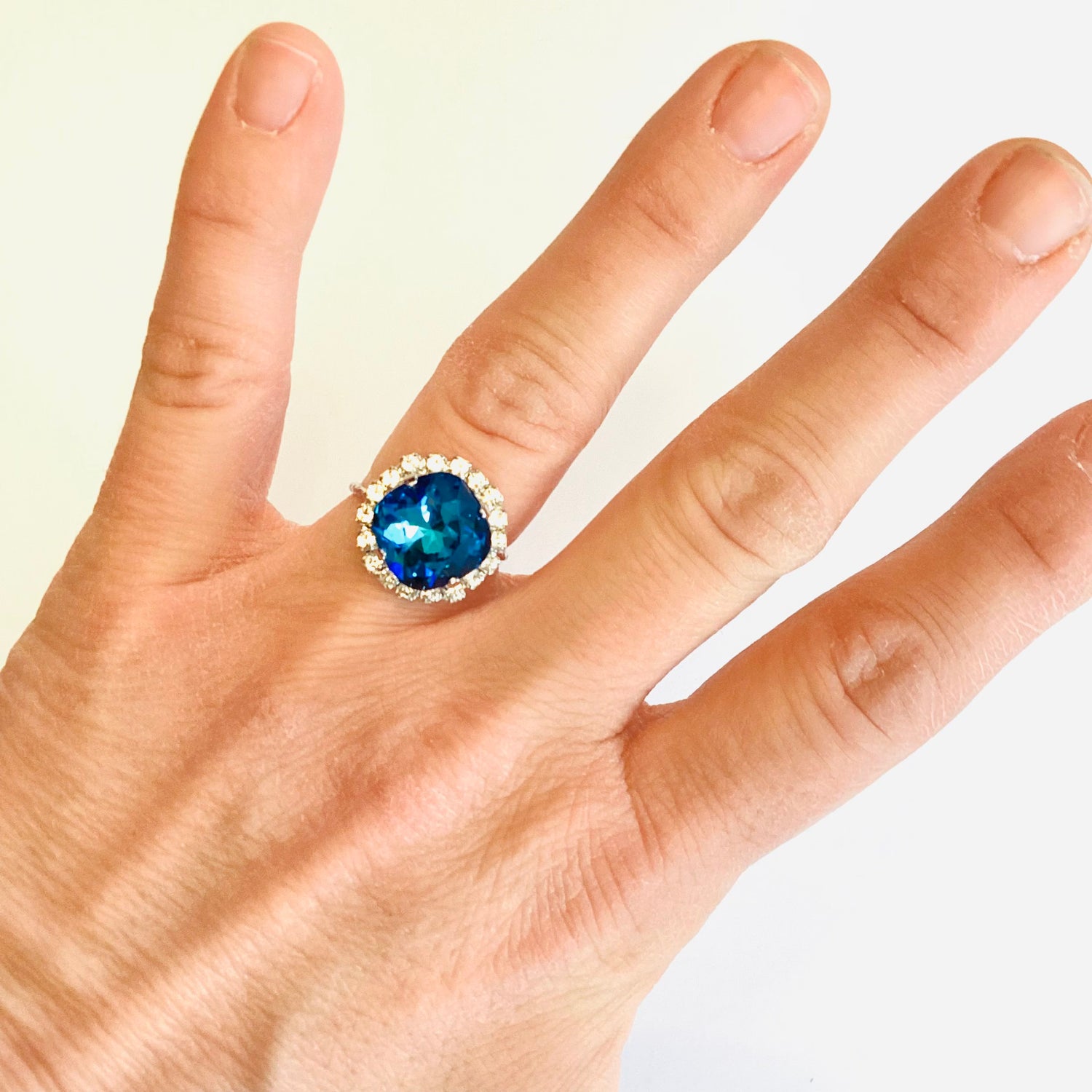 Square Cushion Daisy Ring in Bermuda Blue