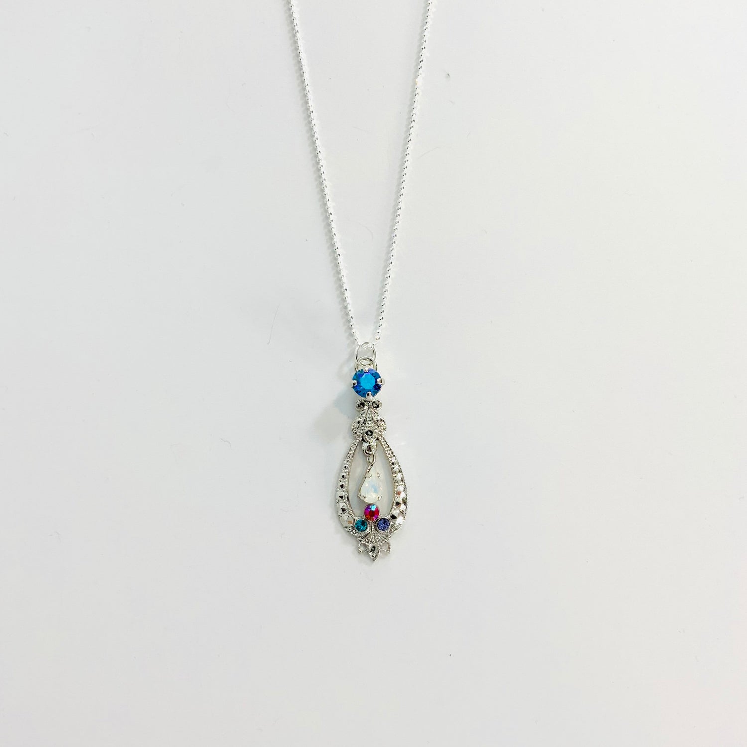 Dainty Chandlier Necklace
