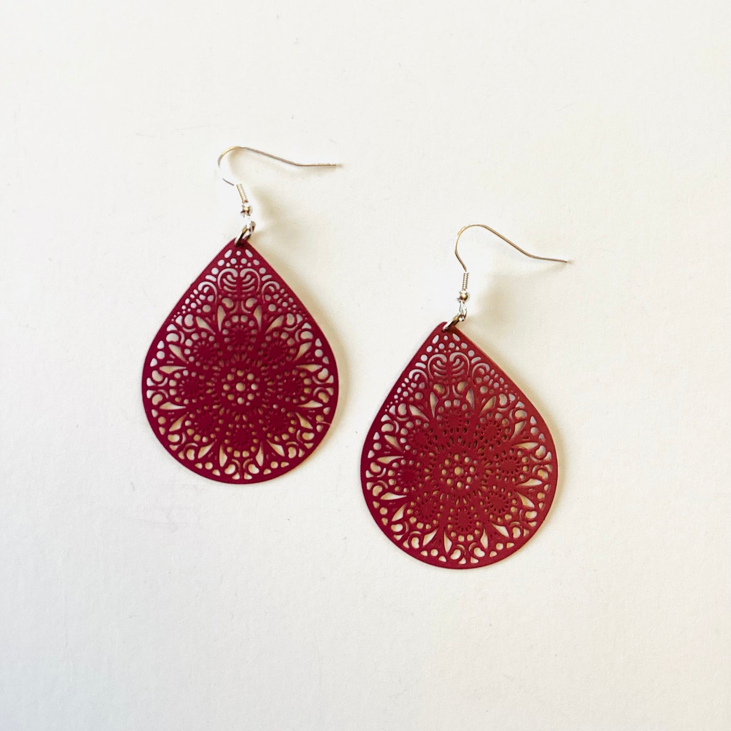 Purple Filigree Pendant Earring