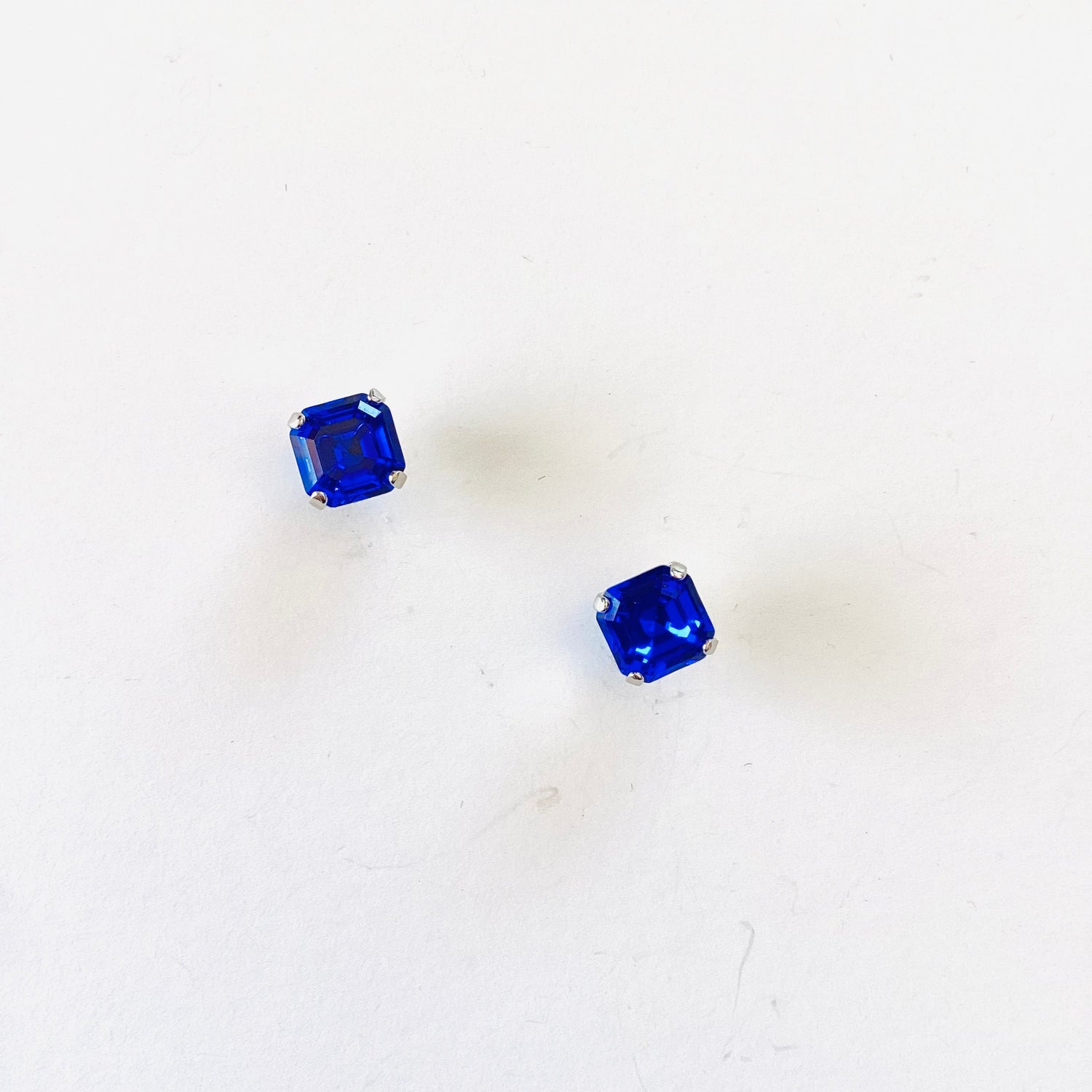 8mm Mirrors Post Earrings in Majestic Blue