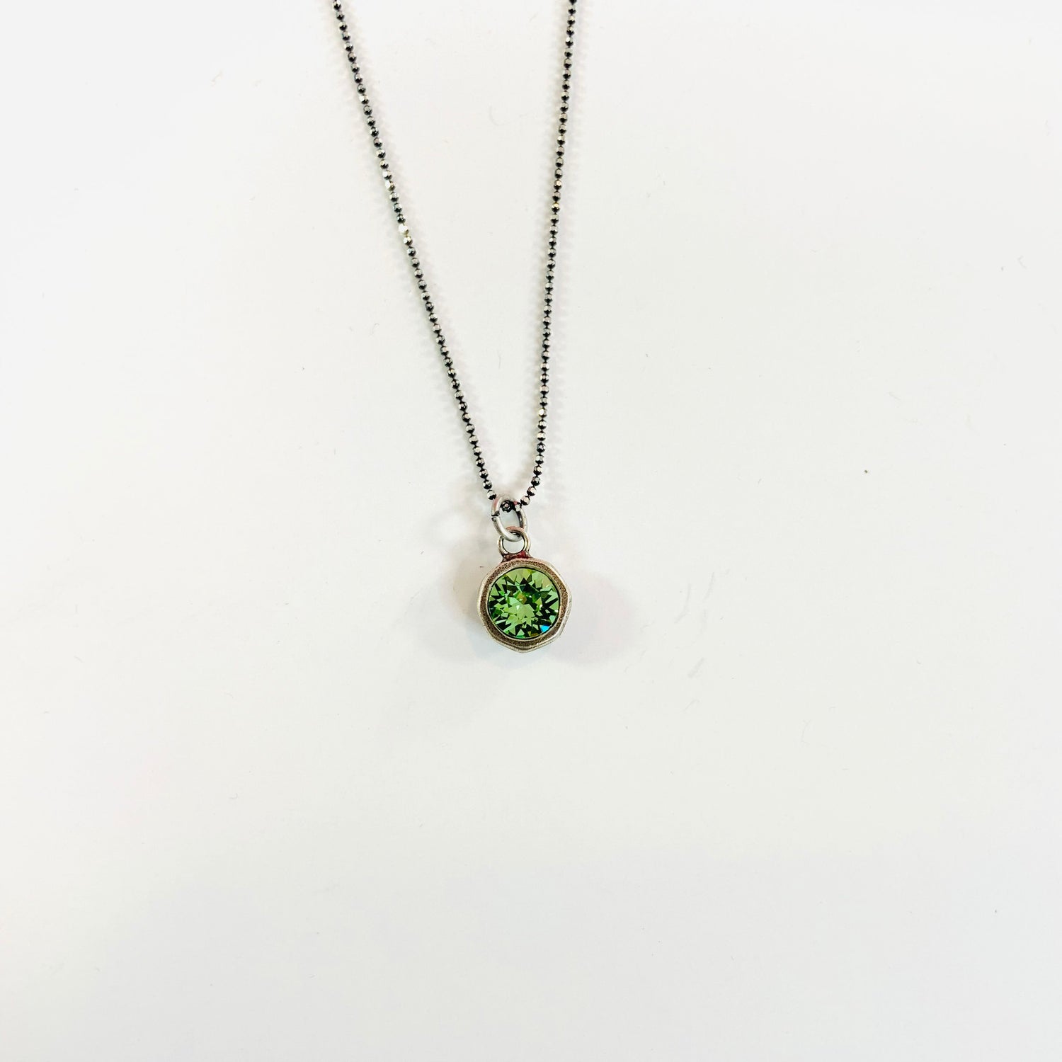 Simple Pendant Necklace in Peridot